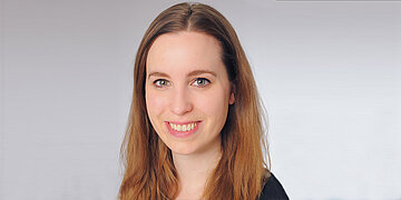 Foto: Julia Adam, Kinder- und Jugendlichenpsychotherapeutin, arbeitet am Ausbildungsinstitut f&uuml;r Kinder- und Jugendlichenpsychotherapie, Uniklinik K&ouml;ln, und ist Mitautorin des AOK-Familiencoaches.
