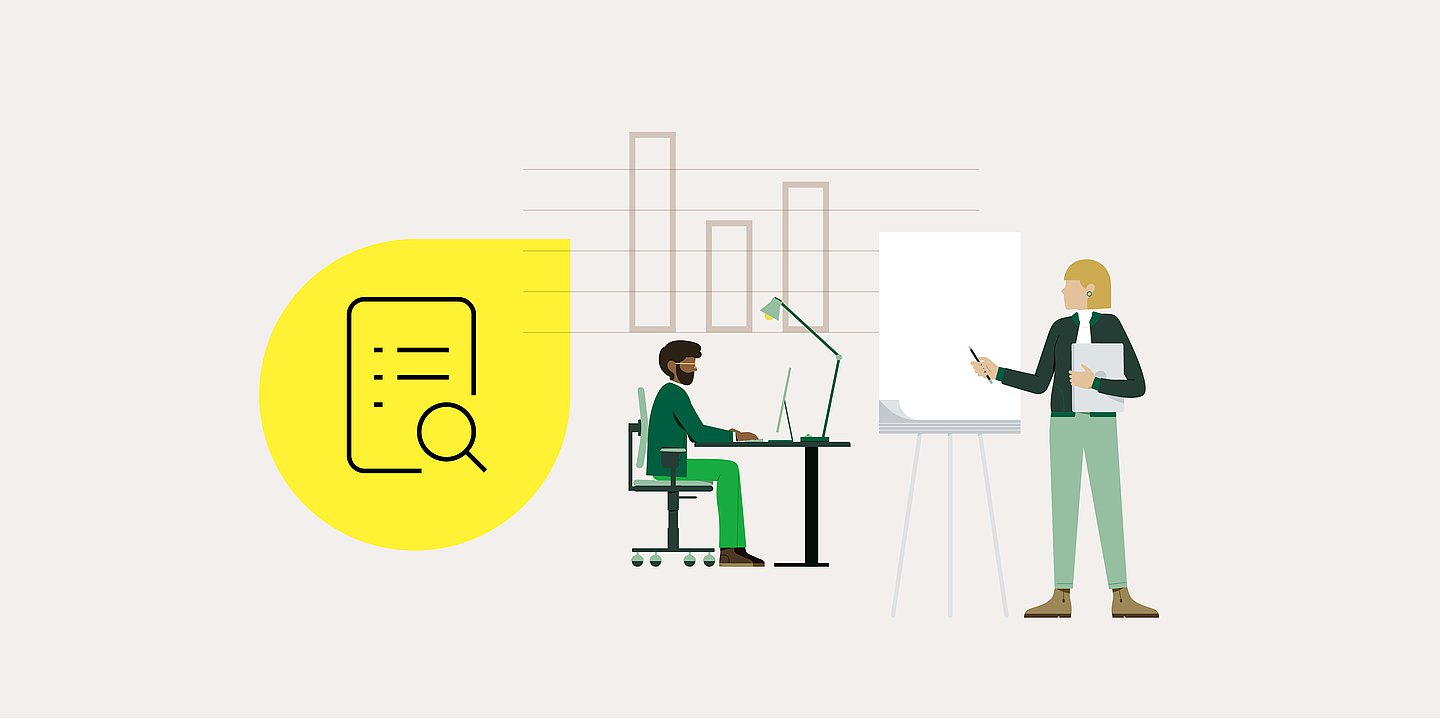 Illustration einer Frau, die vor einem weißen Flipchart steht. Im Hintergrund sitzt ein Mann am Schreibtisch. Daneben ist eine gelbe Sprechblase mit einem Icon, das für das Durchsuchen eines Dokumentes steht und ein Säulendiagramm