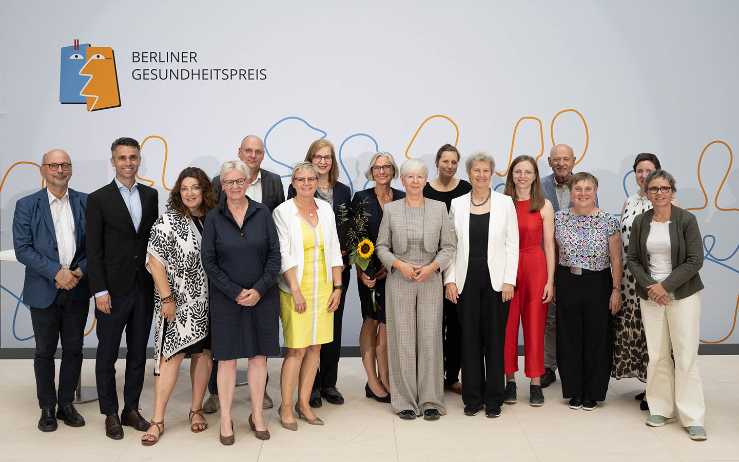 Gruppenbild mit den Preisträgerinnen und Preisträgern des Berliner Gesundheitspreises 2023
